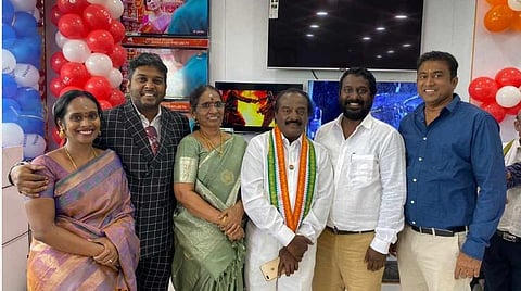வசந்தகுமாரின் மகன் விஜய் வசந்த் அரசியலுக்கு வந்து மக்களுக்கு சேவை செய்யவேண்டும்: அய்யாவழி பலாபிரஜாபதி அடிகளார் அழைப்பு