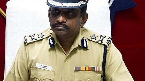 நிலுவையிலுள்ள வழக்குகள் தொடர்பாக நெல்லை மாவட்ட போலீஸ் அதிகாரிகளுடன் தென்மண்டல ஐ.ஜி. ஆலோசனை