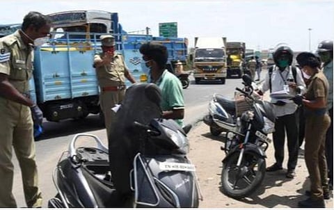 கரோனா தடுப்பு நடவடிக்கைகளை பின்பற்றாதவர் மீது நடவடிக்கை; தமிழகம் முழுவதும் தீவிர வாகன சோதனை: வழிபாட்டுத் தலங்களில் பாதுகாப்பு அதிகரிப்பு