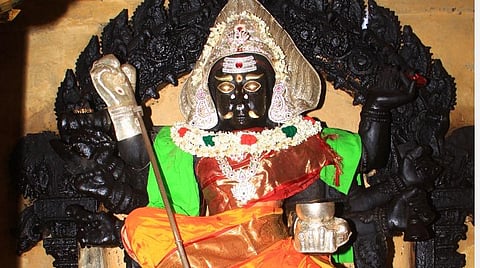 ஆவணி செவ்வாய்... ராகுகாலம்... துர்கை; கோயிலுக்கு சென்று எலுமிச்சை தீப வழிபாடு