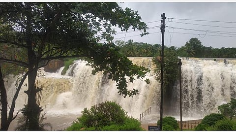 குமரியில் 5 மாதங்களுக்கு மேலாக வெறிச்சோடிய சுற்றுலா மையங்கள்; மாத இறுதிக்குள் திறப்பதற்கான முன்னேற்பாடுகள்