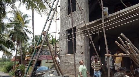 விபத்து நடைபெற்ற 3 மாடி கட்டிடம்.
