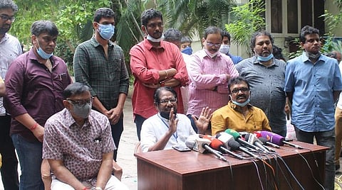 பாரதிராஜாவின் பேட்டிக்கு திரையரங்க உரிமையாளர்கள் பதிலடி