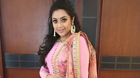 மீனா பிறந்தநாள் ஸ்பெஷல்: என்றும் குன்றாத அழகும் திறமையும்  