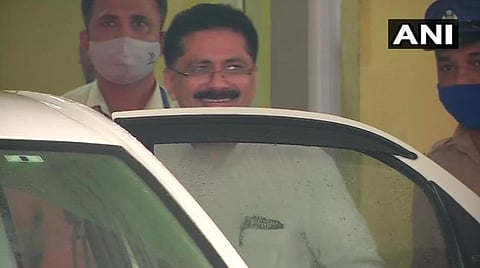 திருவனந்தபுரத்தில் விசாரணை முடிந்து என்ஐஏ அலுவலகத்திலிருந்து புறப்பட்ட அமைச்சர் ஜலீல்: படம் | ஏஎன்ஐ
