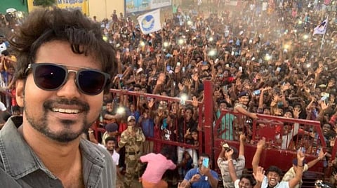 ட்விட்டரில் சாதனை புரிந்துள்ள விஜய் செல்ஃபி