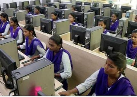 திறன் வளர்ப்பு திட்டத்தின் கீழ் தமிழகத்தில் எத்தனை பேருக்கு பயிற்சி?- மத்திய அமைச்சர் ஆர்.கே. சிங் விளக்கம்