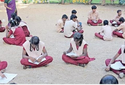 கட்டாய முகக்கவசம், விரும்பினால் கையுறை: 10,11,12-ம் வகுப்பு துணைத்தேர்வு வழிகாட்டு நெறிமுறைகள் வெளியீடு
