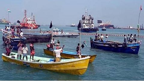கூடங்குளம் போராட்டம்; பொதுமக்கள் மீதான வழக்குகளை திரும்பப் பெறவேண்டும்: நெல்லை எஸ்.பி.யிடம் இன்பதுரை எம்எல்ஏ மனு
