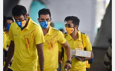 பெருந்தொற்றுக்கு நடுவே கிரிக்கெட் கொண்டாட்டம்