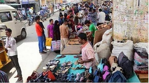 தெருவோர வியாபாரிகளுக்கு நிதியுதவி; 5.5 லட்சம் விண்ணப்பங்களுக்கு ஒப்புதல்