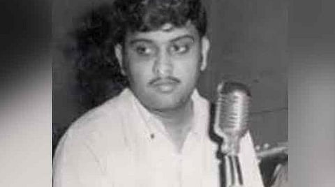 ’’எஸ்.பி.பி... மோட்டார் பைக், கூலிங்கிளாஸ், டைட் பேண்ட்; ஒல்லி உடம்பு;  எஸ்.பி.பி. பாட்டு ரிக்கார்டிங்னா, ஸ்கூலுக்கு கட் அடிச்சிருவேன்!’’ - முக்தா சீனிவாசன் மகன் உருக்கம்
