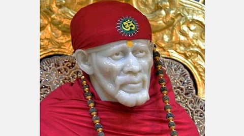 ’பொறுமையாக இருந்து உன் கடமையைச் செய்துகொண்டே இரு. நான் இருக்கிறேன்’ என்கிறார் பகவான் ஷீர்டி சாயிபாபா