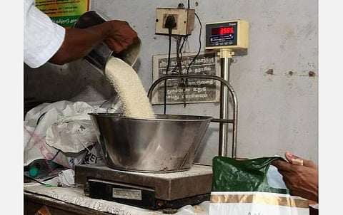 தமிழகத்தில் எங்கும் ரேஷன் பொருள் வாங்கிக் கொள்ளும் வகையில் ‘ஒரே நாடு; ஒரே குடும்ப அட்டை’ இன்று அமல்: திட்டத்தை முதல்வர் பழனிசாமி தொடங்கி வைக்கிறார்
