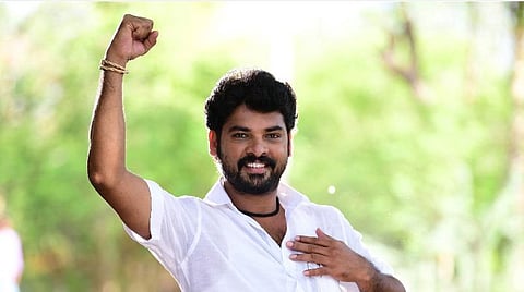 விஜய் சேதுபதி கதையில் நாயகனாக விமல் ஒப்பந்தம்