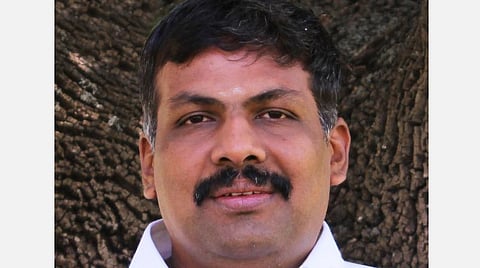 இலங்கை தமிழ்ப் பேராசிரியர் ஸ்ரீ.பிரசாந்தன்