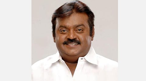 உடல்நிலையில் முன்னேற்றம்; மருத்துவமனையில் இருந்து விஜயகாந்த் வீடு திரும்பினார்