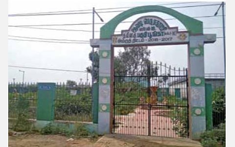 கரோனா ஊரடங்கு தளர்வுக்கு பிறகும் ஆவடியில் திறக்கப்படாமல் உள்ள பூங்கா: விளையாட்டுக் கருவிகள் பாழாகும் நிலை