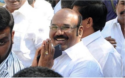 பழவேற்காடு ஏரியில் நேர்கல் சுவர் அமைக்கும் பணி விரைவில் தொடங்கும்: மீன்வளத் துறை அமைச்சர் ஜெயக்குமார் தகவல்