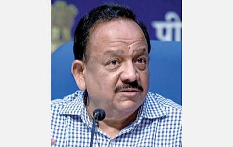 கரோனா தொற்று பரவிவரும் நிலையில் பண்டிகைகளை பாதுகாப்பாக மக்கள் கொண்டாட வேண்டும்: சுகாதார அமைச்சர் ஹர்ஷ் வர்தன் அழைப்பு