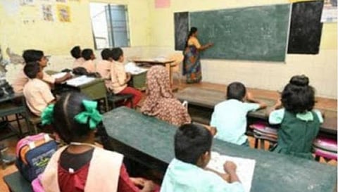ஆசிரியர் பணி நியமனத்துக்கு வயது வரம்பு நிர்ணயிக்கும் அரசாணையை திரும்பப் பெற வேண்டும்: முதுநிலை பட்டதாரி ஆசிரியர் கழகம் கோரிக்கை