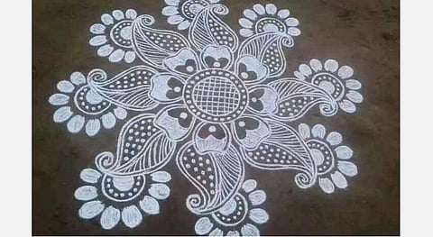 நவராத்திரிக் கோலங்கள்; ராகங்கள்; மலர்கள்! 