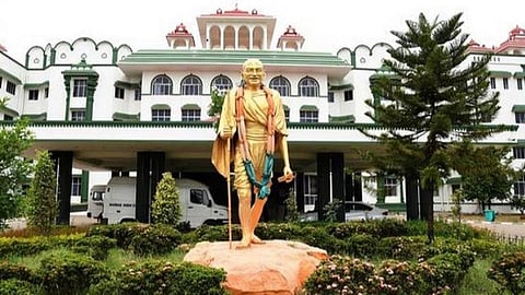 ஆவின் பெண் பணியாளர்களின் பாலியல் புகார்களை விசாரிக்க விசாகா குழு அமைக்கப்பட்டுள்ளதா?- பால்வள இயக்குனர் பதிலளிக்க உயர் நீதிமன்றம் உத்தரவு