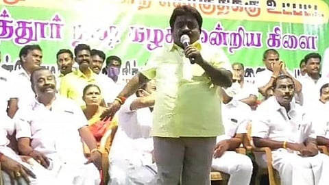 விருதுநகரில் விஸ்வரூபம் எடுக்கும் அதிமுக உட்கட்சி பூசல்: அமைச்சரிடம் இருந்து 6 மாதங்களாக கொலை மிரட்டல் வருவதாக சாத்தூா் எம்எல்ஏ ராஜவர்மன் பரபரப்பு புகார்