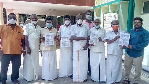 மார்க்கெட்டுகளில் அதிகரிக்கும் ஆக்கிரமிப்புகளை அகற்றக்கோரி தமிழ்நாடு வணிகர் சங்கங்களின் பேரமைப்பு தலைவர் விருதுநகர் ஆட்சியரிடம் மனு
