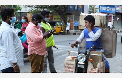 ஊரடங்கு விதிமீறலுக்கு அபராதம்; ஆளுநர் உத்தரவு இல்லாமல் அமலாகும் அரசாணை: உயர் நீதிமன்றத்தில் பொதுநல வழக்கு