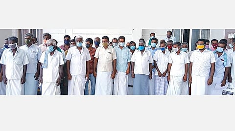 விவசாய நிலங்களில் உயர் மின் பாதை அமைக்கும் விவகாரம்: முழு இழப்பீட்டை வழங்கிவிட்டு பணிகளை தொடர வலியுறுத்தல்