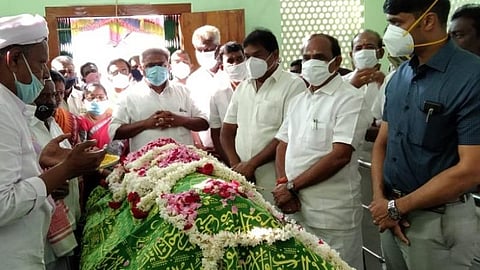 நடிகர்களின் சம்பளக் குறைப்பு விஷயத்தில் அரசு தலையிட முகாந்திரம் இல்லை: அமைச்சர் கடம்பூர் ராஜூ பேட்டி