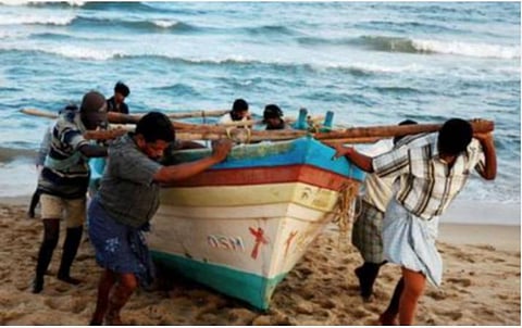மீனவர்களுக்கான ‘தூண்டில் செயலி’: ஆபத்து காலங்களில் உதவும்; பதிவிறக்கம் செய்ய அதிகாரிகள் அறிவுறுத்தல்