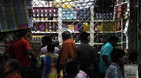 காஞ்சிபுரம், செங்கல்பட்டு மாவட்டங்களில் அக்.30-ம் தேதி மதுக்கடைகளை மூட உத்தரவு