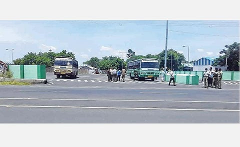 கோவில்வழி தற்காலிக பேருந்து நிலையத்தில் கடைகள் அமைக்க மாநகராட்சி அனுமதிக்க வேண்டும்: பழைய பேருந்து நிலைய வியாபாரிகள் வலியுறுத்தல்