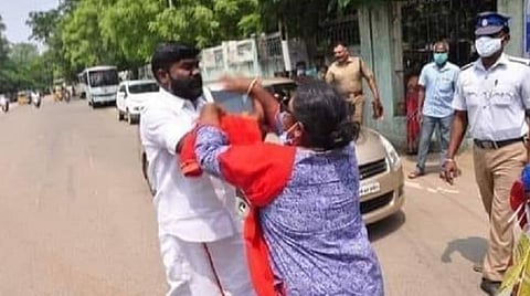 மதுரையில் பாஜக - விடுதலை சிறுத்தைகள் கட்சியினர் மோதல்: 50-க்கும் மேற்பட்டோர் கைது  