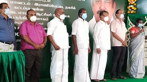 நிகழ்ச்சியில் பங்கேற்ற ஆட்சியர் திவ்யதர்ஷினி, டிஆர்ஓ ஜெயச்சந்திரன் உள்ளிட்ட பலர்.