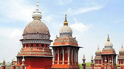 வெளி மாநிலங்களில் இருந்து தமிழகம் வருவோருக்கு இ-பதிவு கட்டாயம் என அரசு தகவல்: உயர் நீதிமன்றத்தில் வழக்கு முடித்துவைப்பு