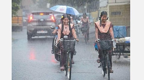 வளிமண்டலச் சுழற்சி;  5 மாவட்டங்களில் கனமழை வாய்ப்பு: வானிலை ஆய்வு மையம் தகவல்