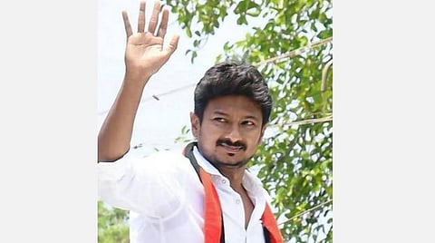 பாதுகாப்பான சூழல் ஏற்படும்வரை பள்ளி திறப்பை தள்ளி வைக்க வேண்டும்: திமுக இளைஞரணி செயலர் உதயநிதி வலியுறுத்தல்