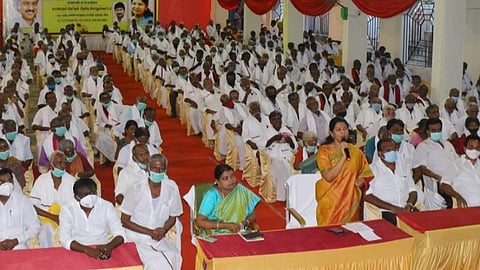 தமிழகத்தில் ஆட்சியையும், எதிர்க்கட்சியையும் நடத்துவது திமுக தான்: தேர்தல் சிறப்புப் பொதுக்கூட்டத்தில் கனிமொழி எம்.பி. பேச்சு