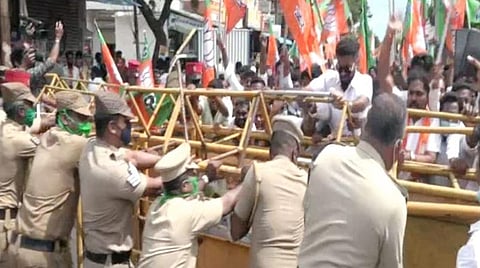 பாஜகவினரை போலீஸார் தடுத்ததால் தள்ளுமுள்ளு