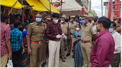 தி.நகர் ரங்கநாதன் தெருவில் சுகாதாரத்துறைச் செயலர் ராதாகிருஷ்ணன் நேரில் ஆய்வு