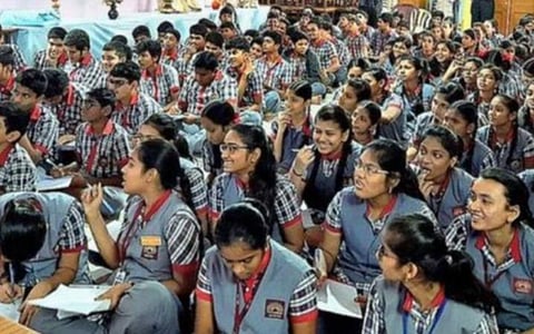 கேந்திரிய வித்யாலயா பள்ளிகளில் தமிழ் மொழி புறக்கணிக்கப்படுவதாக உயர் நீதிமன்றக் கிளையில் முறையீடு