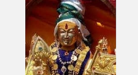 சிக்கல்கள் தீர்ப்பான் சிங்காரக் குமரன்! 