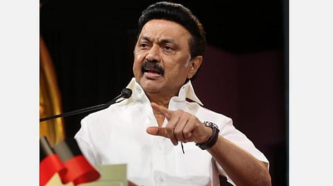 முதல்வர் பழனிசாமிக்குத் தெரிந்த தொழில் விவசாயம் அல்ல துரோகம்; சந்தேகமிருந்தால் செங்கோட்டையன், தினகரனைக் கேட்டுப் பாருங்கள்: ஸ்டாலின் பேச்சு 