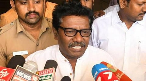 தமிழ் சினிமா இன்றைக்குப் பள்ளத்தாக்கில் விழுந்து கிடக்கிற ஒரு நிலை: கருணாஸ் வேதனை