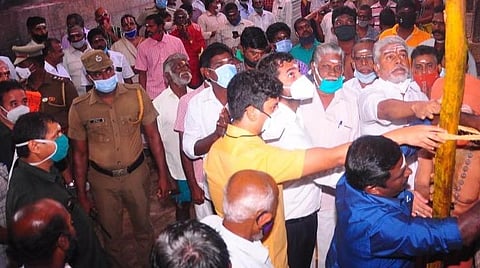 பந்தல்கால் முகூர்த்த விழாவில் பங்கேற்ற புதுச்சேரி அமைச்சர் ஆர்.கமலக்கண்ணன் உள்ளிட்டோர்.