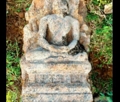ஆனந்தூரில் கண்டுபிடிக்கப்பட்ட கி.பி.10-ம் நூற்றாண்டைச் சேர்ந்த சமணத் தீர்த்தங்கரர் சிற்பம்