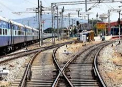 செப்டம்பர் வரை 1433 கிலோமீட்டர் ரயில் பாதைகள் மின்மயமாக்கல்: பியூஷ் கோயல்